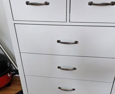 chest of drawers