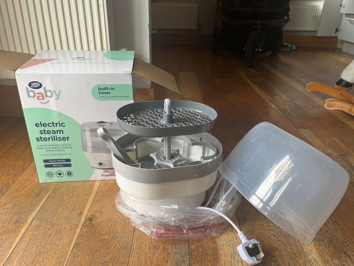 steam steriliser for baby bottles ( fits 6 bottles! )