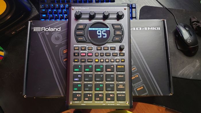 Roland SP404 MkII Sampler
