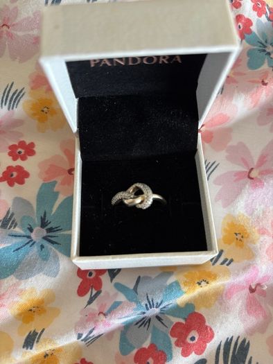 Pandora Womens Silver Crossover Sparkly Ring- Size 58 Brand New