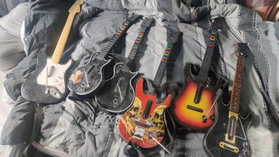 6x Guitar Hero