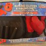 Kid's boxing gloves & round mitt set (5 yrs +) Image 3