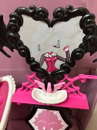 Monster High Doll Draculaura Powder Room Playset Furniture Set