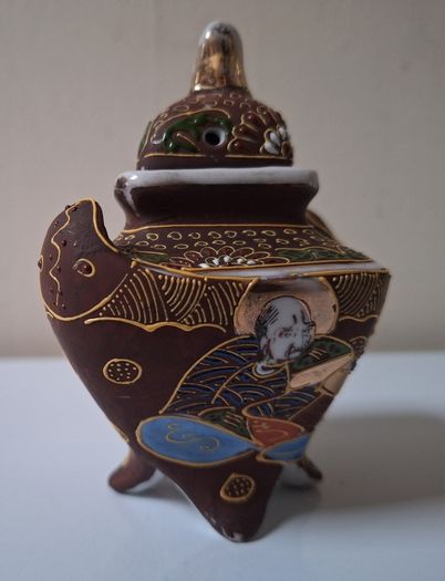 SALE!  Vintage Hand Painted Japanese Porcelain Vessel