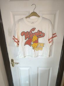 Winnie the Pooh cropped design t shirt size medium