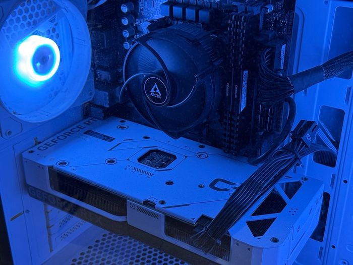 Gaming Pc: 4070, 32gb Ram, 1tb Ssd