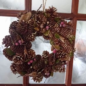 12" Xmas wreath and hanger