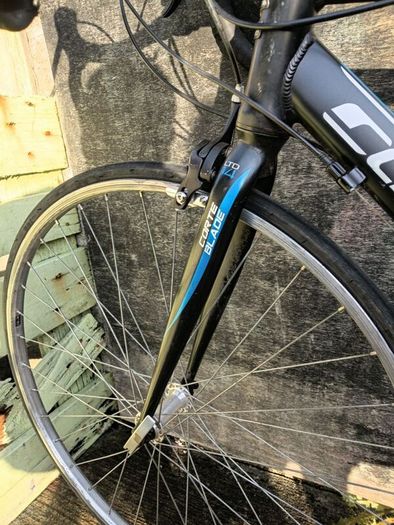 carrera road bike