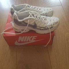 Nike Tuned 1 Grade school shoes