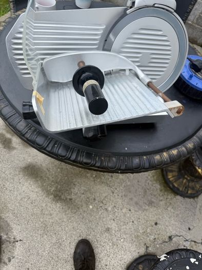 Meat slicer