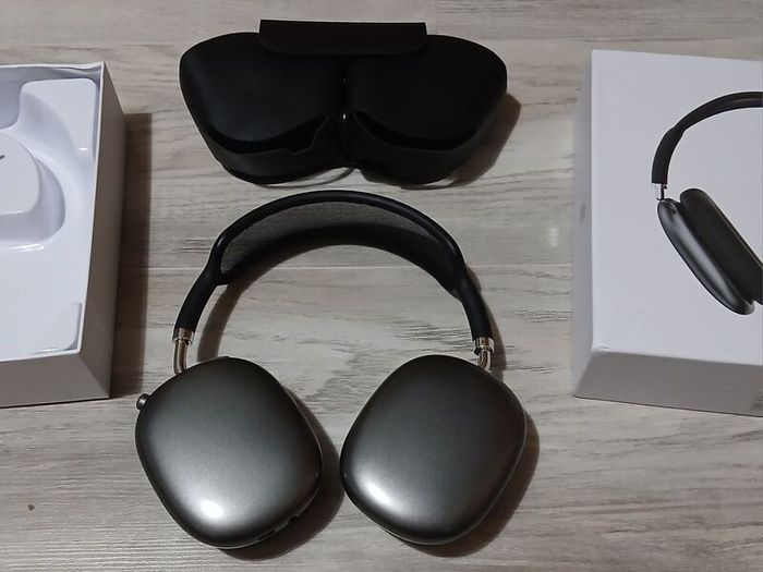 Wireless Over-Ear Headphones (AirPods Max Style)