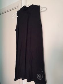 Long black vest, sleevless