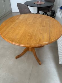 Round table