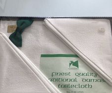 Vintage boxed pure linen tablecloth and 6 napkins