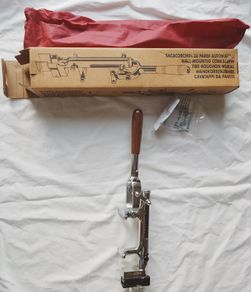 BOJ Professional Wall-Mounted Corkscrew - Boxed - New/Unused