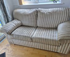 Pull out sofa bed