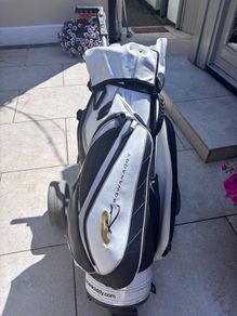 Battery powered Golf TrolleyPowacaddy