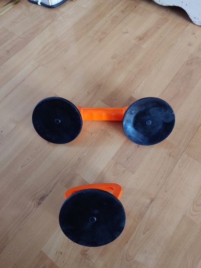 Suction cup lifter
