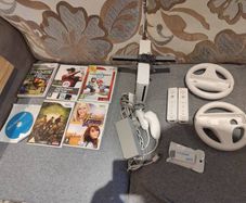 Nintendo Wii with Mario kart, Sports, Steering wheels, HDMI converter