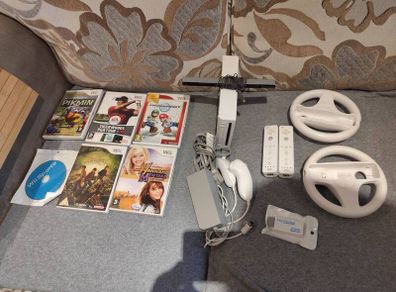 Nintendo Wii with Mario kart, Sports, Steering wheels, HDMI converter