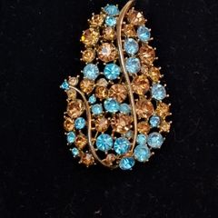 Beautiful Rhinestone brooch