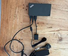 Lenovo ThinkPad USB 3.0 Ultra Dock (Model 40A8) + 65W Power Adapter