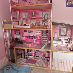 Barbie house, dolls and accessories