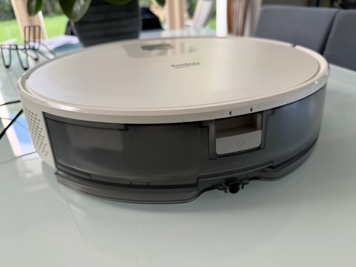 Beko Vrr60314vw Robot Vacuum Cleaner  Like New