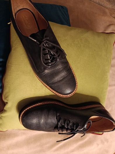 ladies Clarkes artisan leather shoes