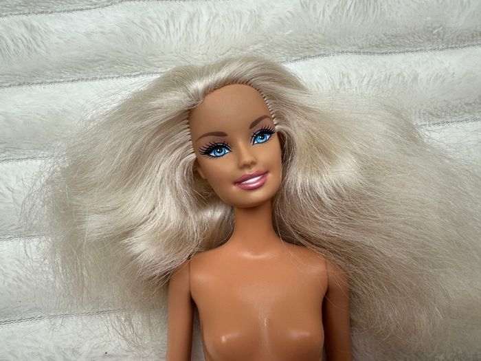 Vintage Barbie Matte Body 1999 Head 1998 Used dirty Please see pictures