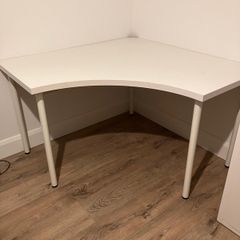 corner desk