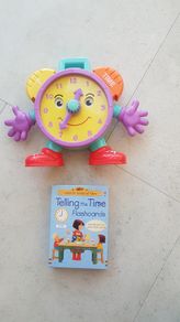 Tell The Time Talking Clock and Flashcards