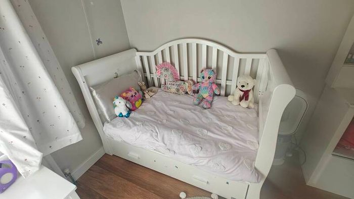 Oslo cot bed( white)