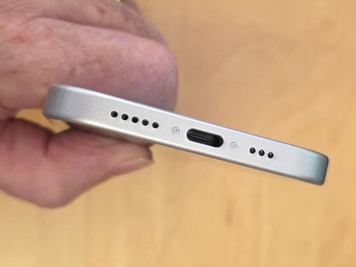 iPhone 17 Dummy White
