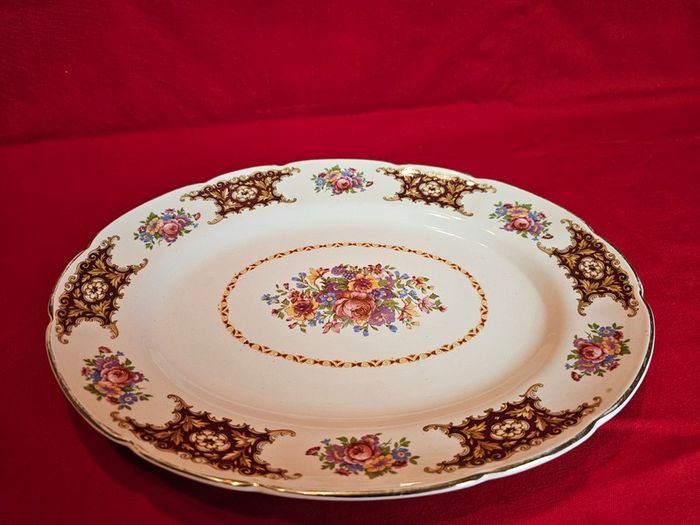 Medium Arklow platter , Larne / Pattern 2384
