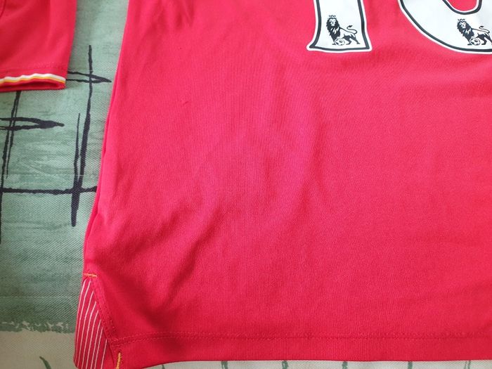 Liverpool Football Club Home Jersey 2015 to 2016 Childrens Large New Balance