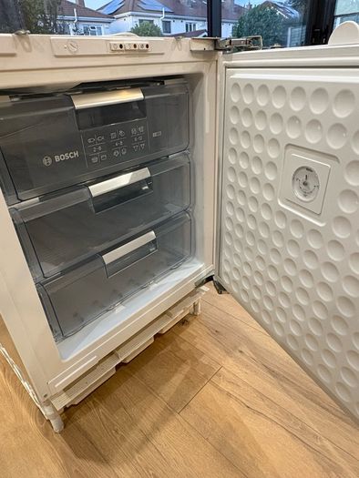 Bosch Undercounter Freezer (for integrated kitchen)