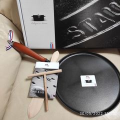 New Staub enamled cast-iron french pancake frying pan with wooden handle