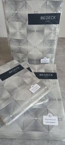 Bedeck King Size duvet cover and 2  Pillowcases and 1 Pair of 90x90 curtains