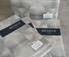 Bedeck King Size duvet cover and 2  Pillowcases and 1 Pair of 90x90 curtains
