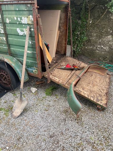 Vintage horse box, towing ok, needs new floor