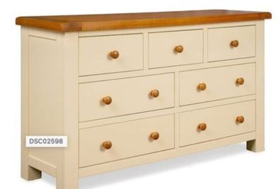 chest of drawers