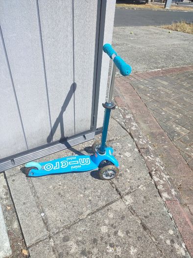 Mini Micro Deluxe Scooter