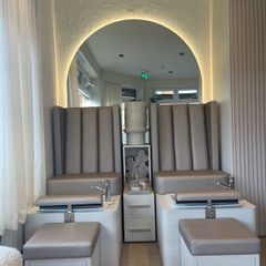 800 each REM Pedicure Station & Stools included