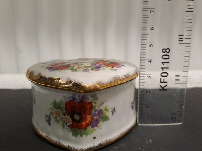 Florence Collectables trinket box
