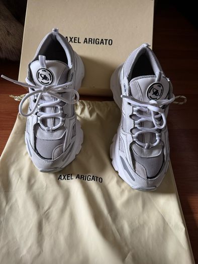 Axel Arigato sneakers