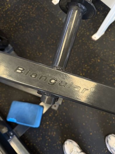 Magnum Biangular Chest press - Plate Loaded