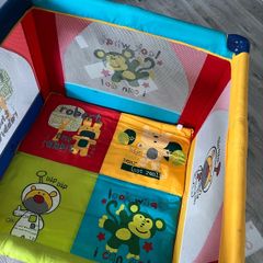 Baby playpen ( Travel cot)