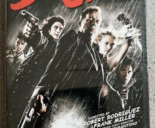 Sin City (Brand New & Sealed) (DVD)