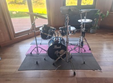 Pearl drum kit